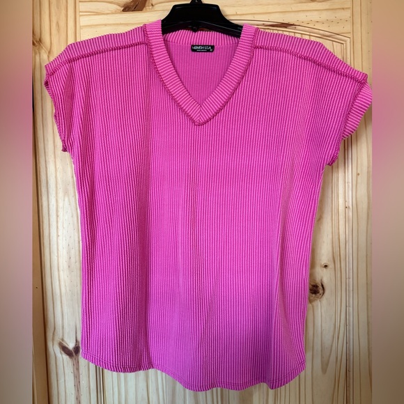 Vibrant Pink Ribbed V-Neck Tee - Picture 1 of 2